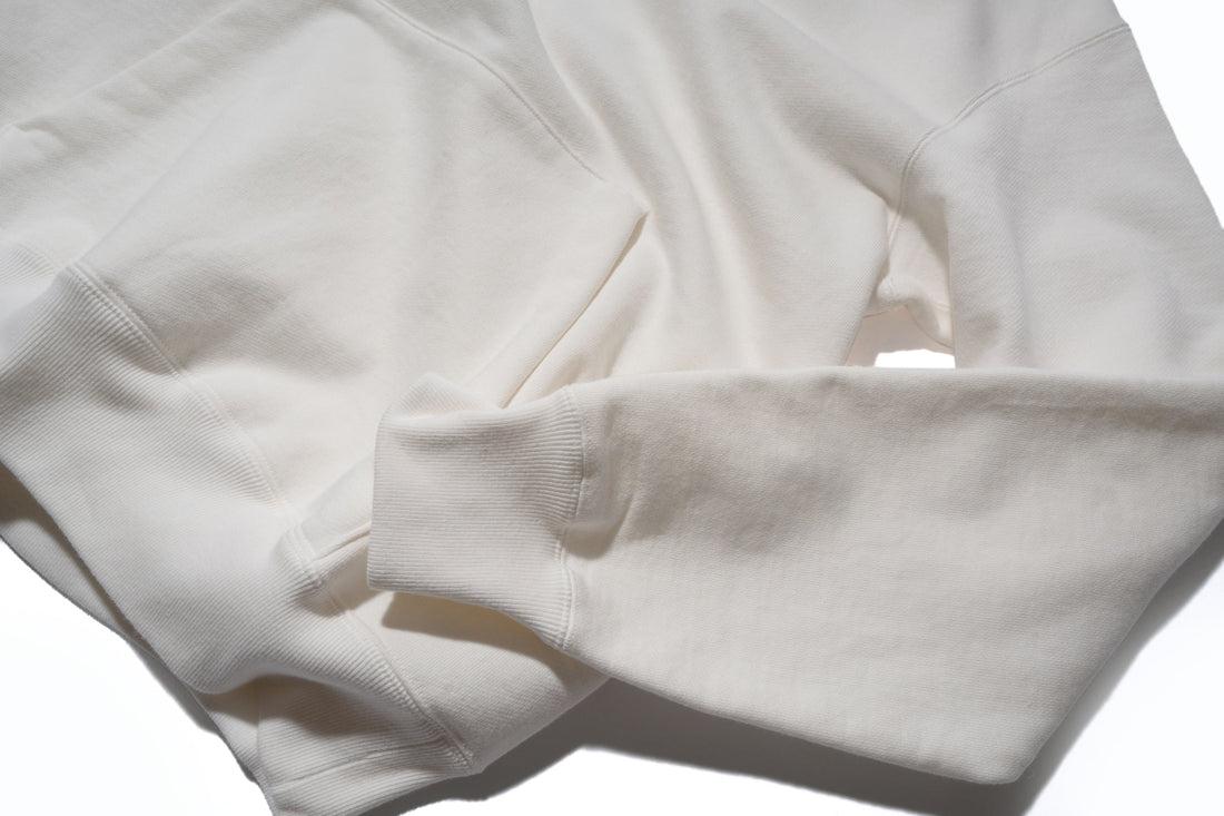 【生地の進化】吊り編みでも、シンカーでもない。新時代の裏毛素材とは？